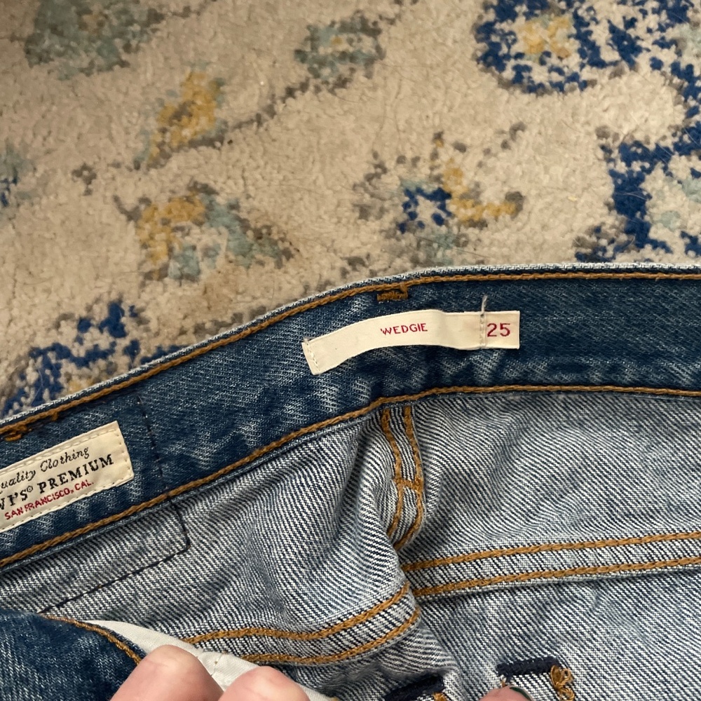 3 pairs high waisted button up Levi’s nearly perfect condition size 25 - Picture 6 of 7